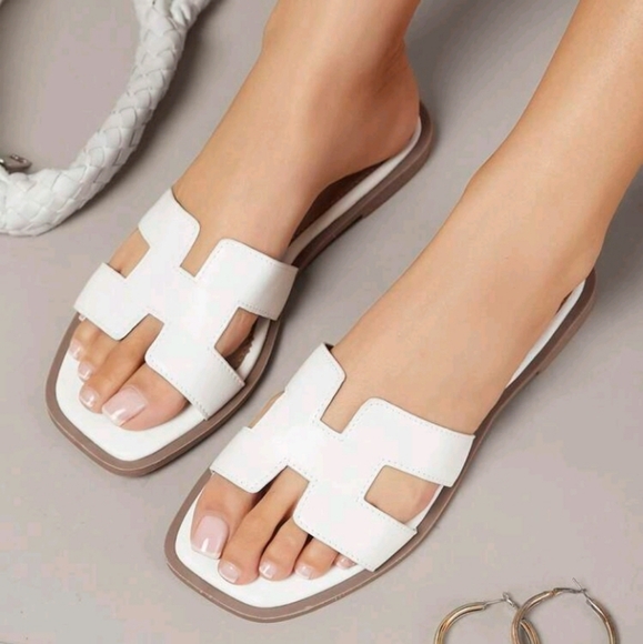 Women's Fashion Casual Comfy Round Toe Jelly Upper Slip On Flat Sandals - Picture 2 of 4